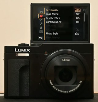 2026年版】Panasonic LUMIX DC-TZ95とLUMIX DC-TZ99を徹底比較